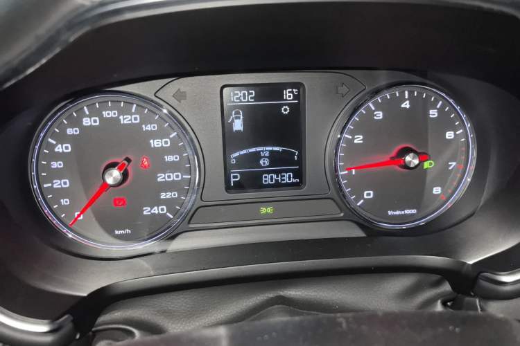 Used MG HS 2018 20T Automatic Two-Wheel Drive Hormone Dynamic Edition China V Standard Instrument Cluster