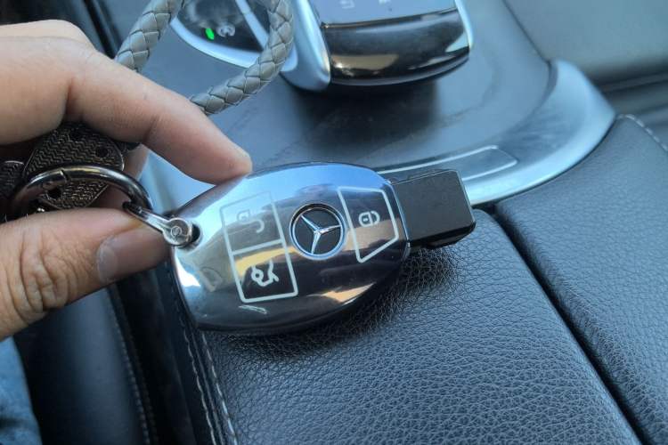 Used Mercedes-Benz C-Class 2017 Facelift C 200 L Sport Edition Vehicle Key