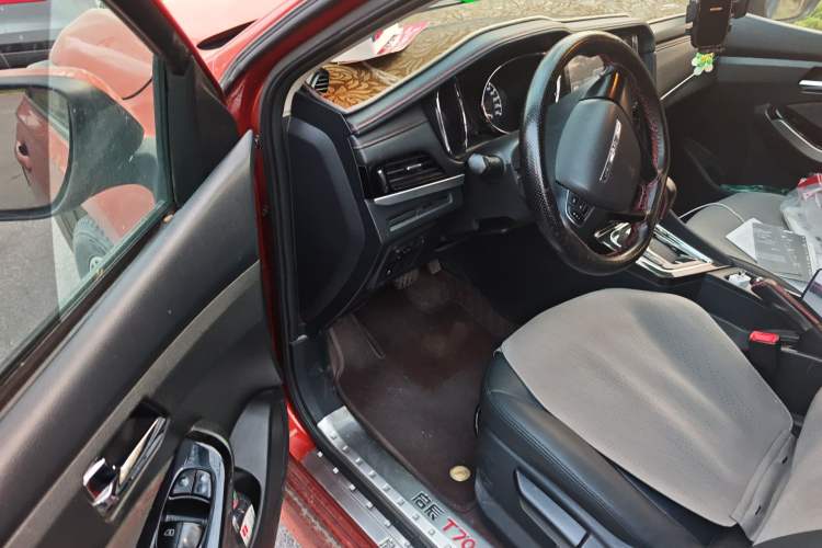 Used Venucia T70 2018 2.0L CVT Smart Edition
