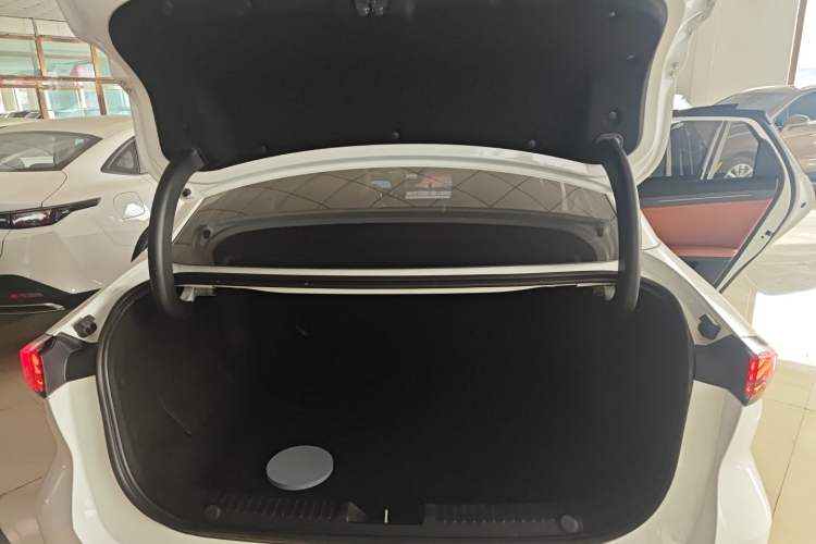 Used Geely Galaxy L6 2025 EM-i 140km Starship Edition