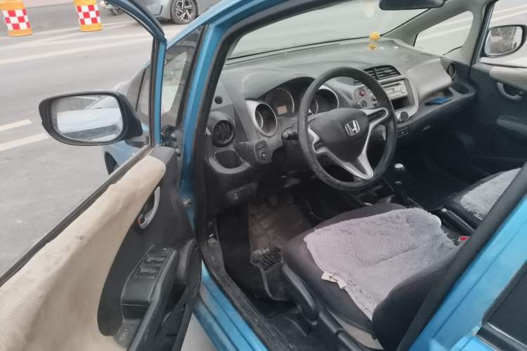 Used Honda Fit 2011 1.3L manual Comfort version

