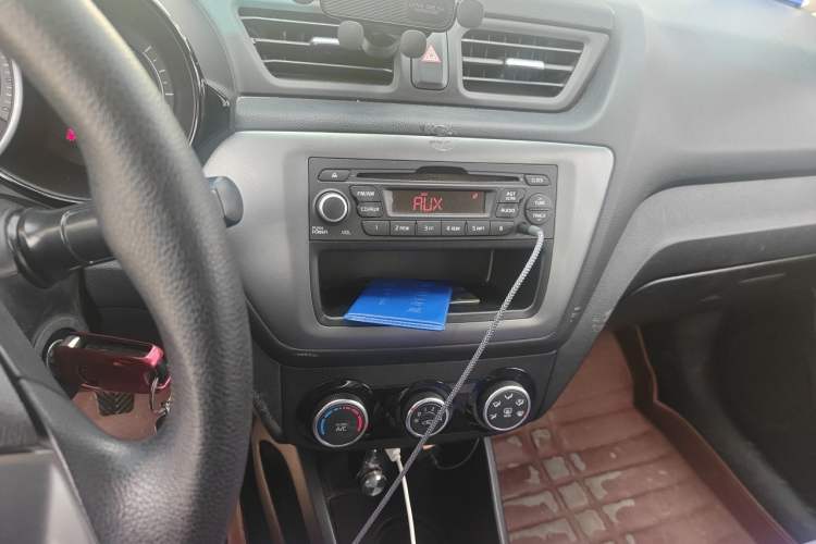 Used Kia K2 2015 Sedan 1.4L MT GLS