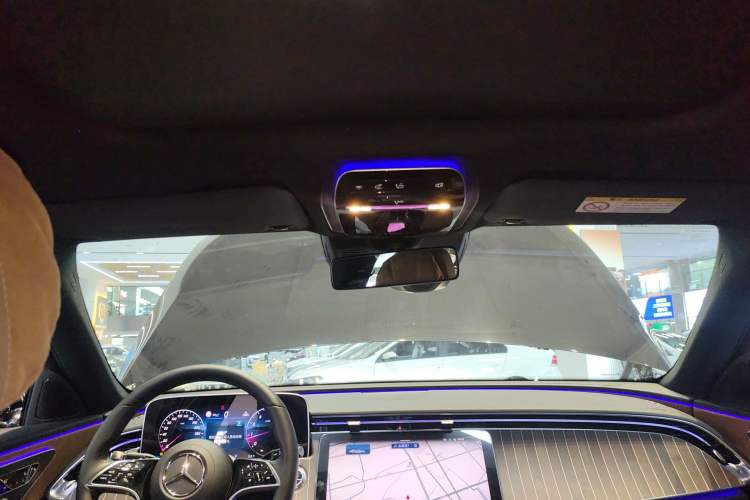 Used Mercedes-Benz E-Class 2024 Refresh E 300 L Stylish Edition Headliner