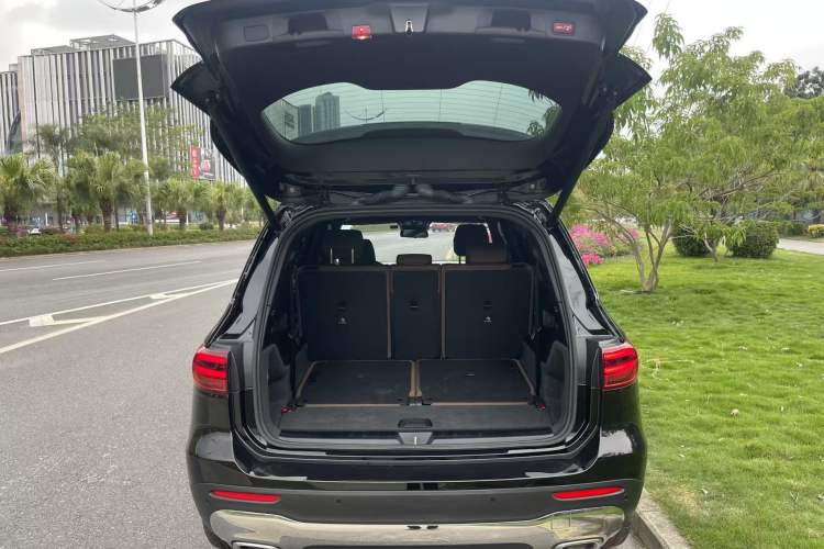 Used Mercedes-Benz GLB 2024 Refresh GLB 220 Fashion Edition Trunk