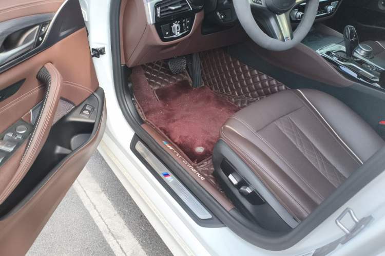 Used BMW 5 Series 2021 530Li Leading Model M Sport Package Driver Seat