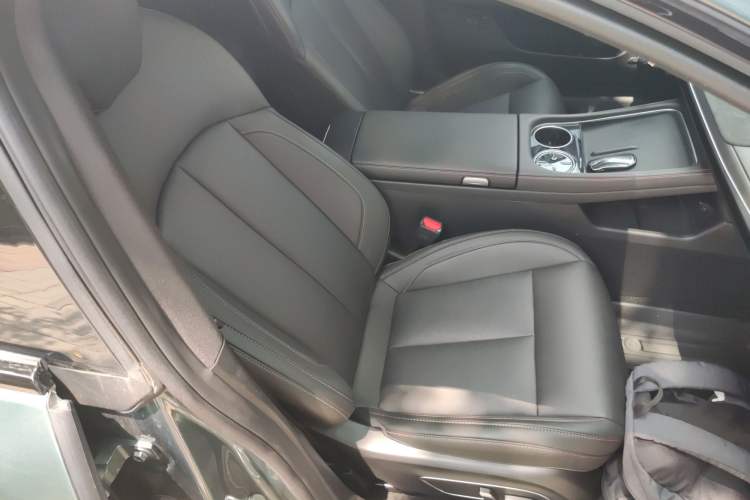 Used XPeng P7 2023 P7i 610 Pengyi Performance Edition Right Front Seat