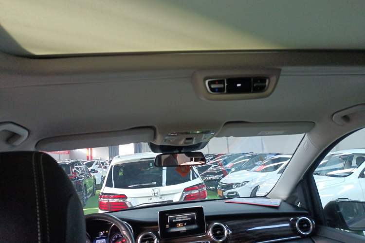 Used Mercedes-Benz V-Class 2017 V 260 Avantgarde Edition
