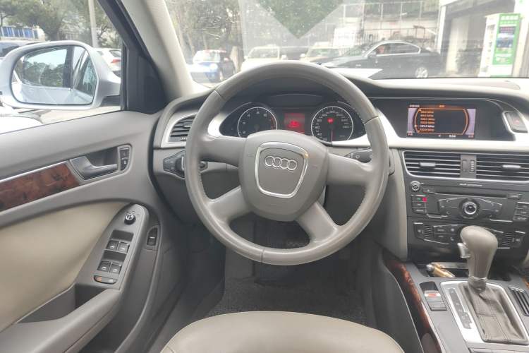 Used Audi A4L 2010 2.0 TFSI Comfort Edition Steering Wheel