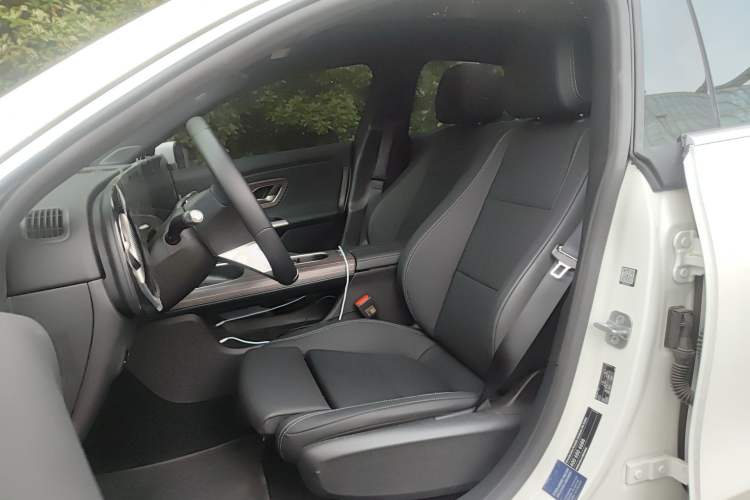 Used Mercedes-Benz CLA Electric 2025 300L Ultra-Long Range Smart Edition
