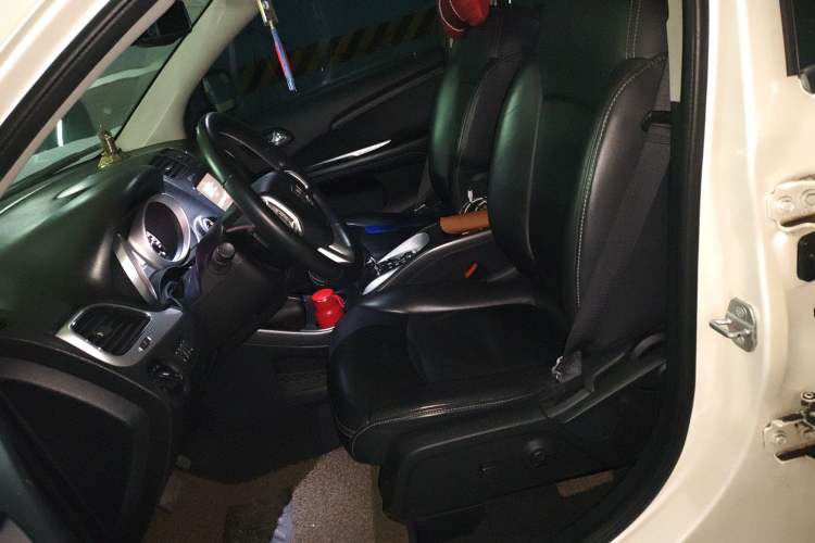 Used Dodge Journey 2013 2.4L Two-Wheel Drive Luxury Version