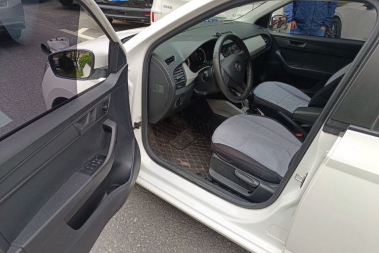 Used Skoda Fabia 2017 1.4L Automatic Car Enjoy Edition
