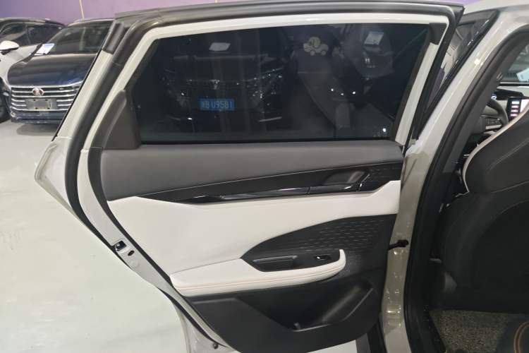 Used Changan UNI-V iDD 2024 Blue Whale Smart Electric iDD 136km Luxury Model