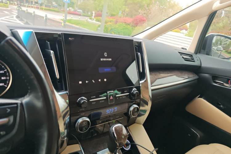 Used Toyota Alphard 2019 Dual-Engine 2.5L Prestige Edition Audio And AC Panel