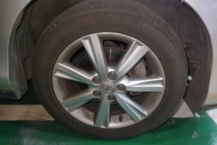 Used Toyota Previa 2006 2.4L 7-Seater Luxury Edition Right Front Wheel Hub