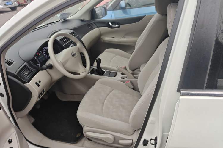 Used Nissan Tiida 2011 1.6L Manual Comfort Edition
