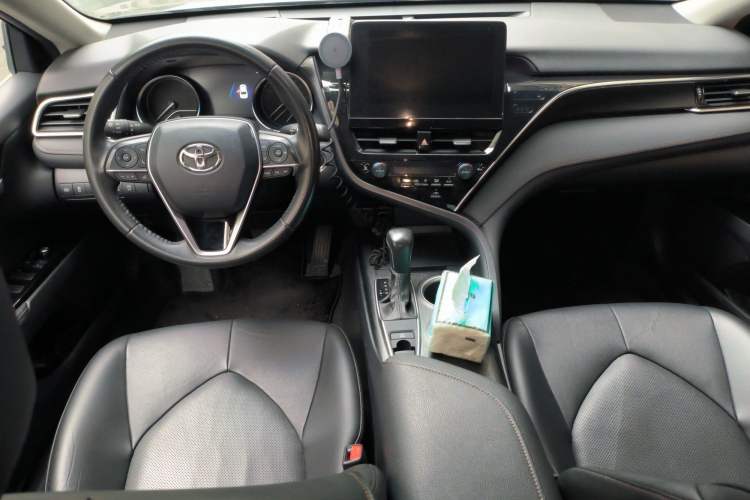 Used Toyota Camry 2021 2.0G Luxury Edition
