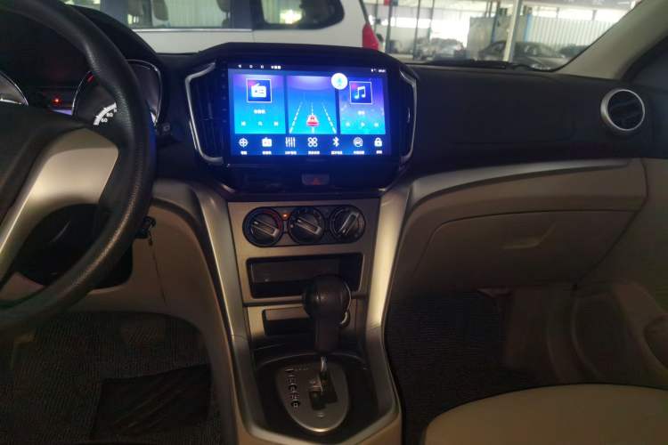 Used Venucia T70 2015 2.0L CVT Smart Choice Edition
