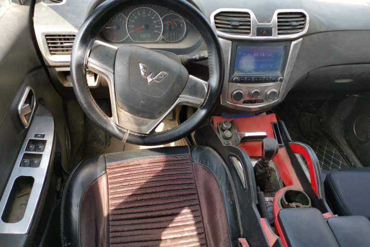 Used Wuling Hongguang 2015 1.5L S Base Model China IV