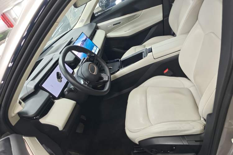 Used Lynk & Co 08 EM-P 2023 245km Ultra-Long Range Halo Left Front Seat