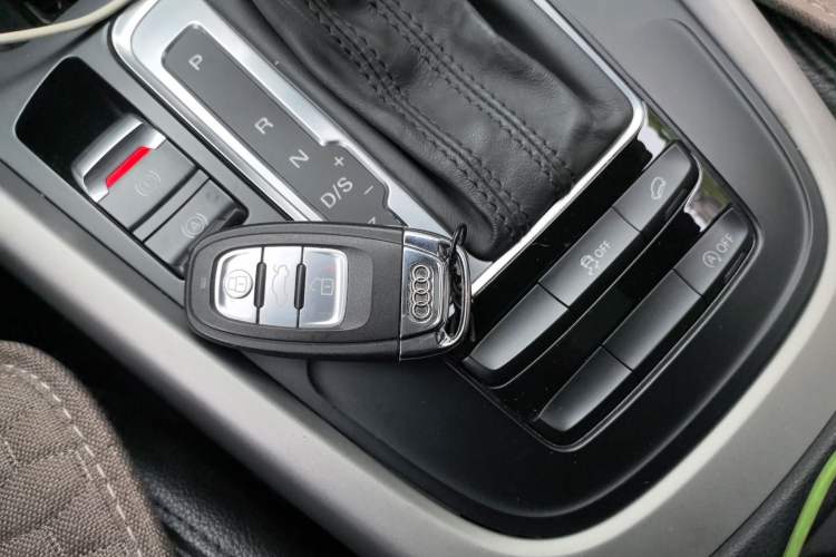 Used Audi Q5 2015 40 TFSI Trendy Edition Vehicle Key