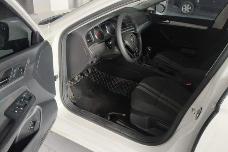 Used Volkswagen Lamando 2017 230TSI Manual Trend Edition
