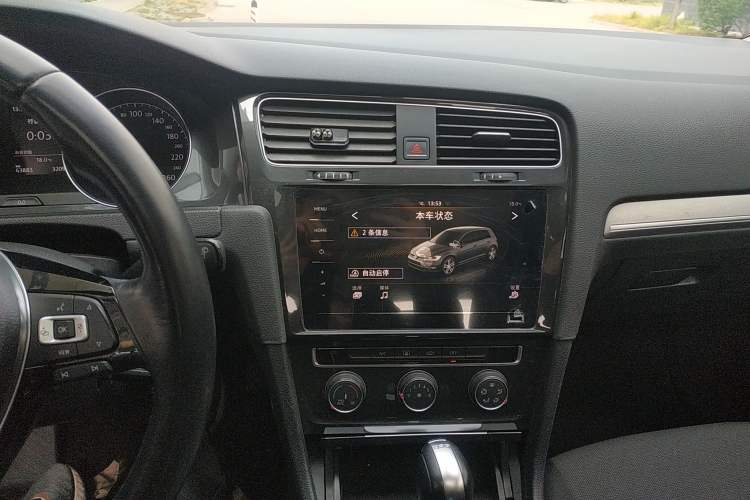 Used Volkswagen Golf 2020 200TSI DSG Comfortable and Ambitious Edition Audio And AC Panel