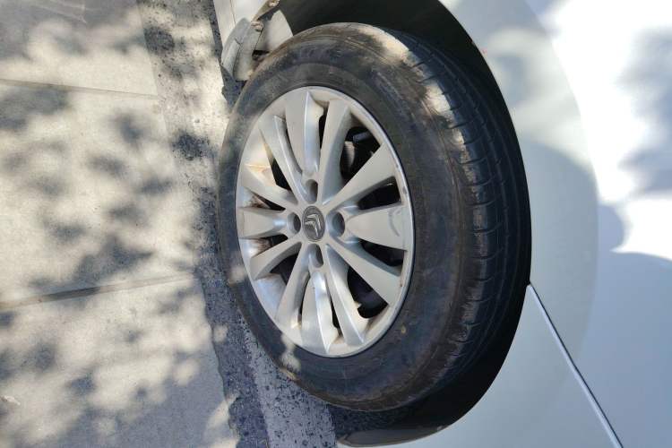 Used Citroen C-Quatre 2016 Classic Sedan 1.6L Manual CNG Right Front Wheel Hub