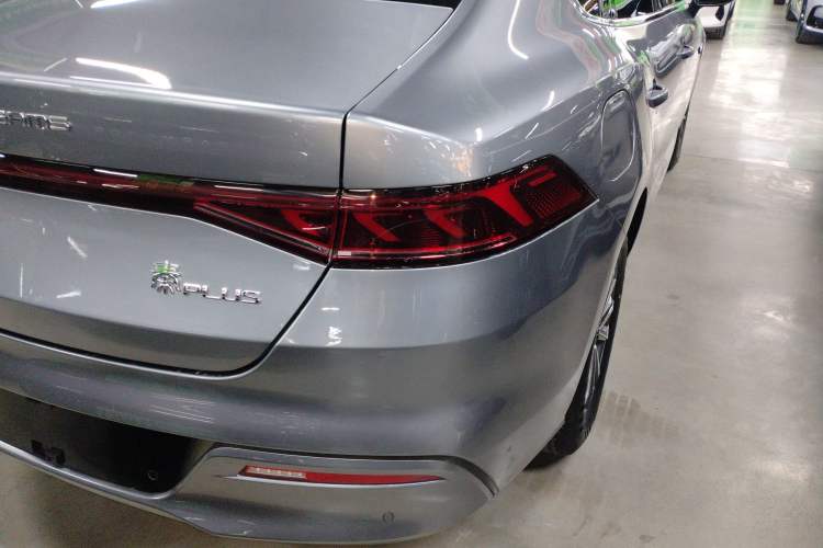 Used BYD Qin PLUS 2024 HONOR Edition DM-i 55KM Leading Model
