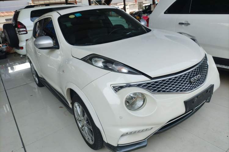 Used Infiniti ESQ 2014 1.6L Luxury Edition Front Right 45 Deg