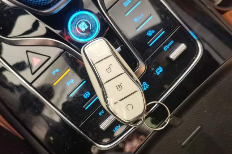 Used BYD Tang New Energy 2022 DM-p 215KM Four-Wheel Drive Flagship Model Vehicle Key