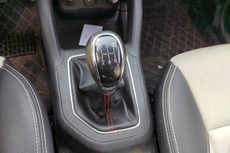 Used CHANGAN CS35 2017 1.6L Manual Luxury Model
