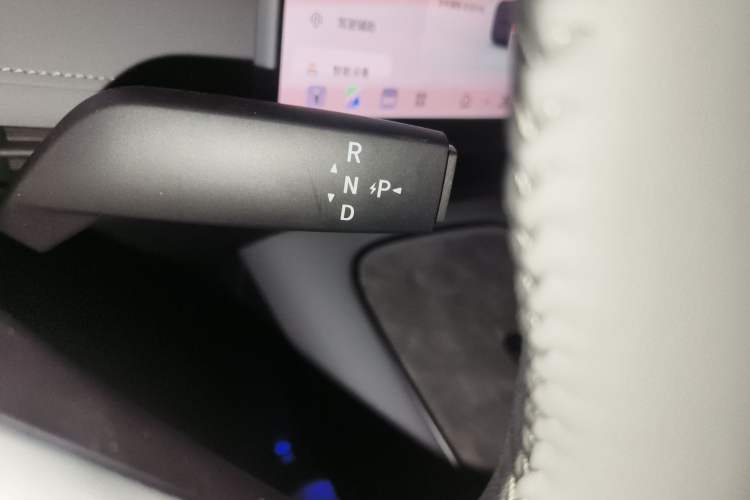 Used Nissan N7 2025 625 Pro Gear Lever