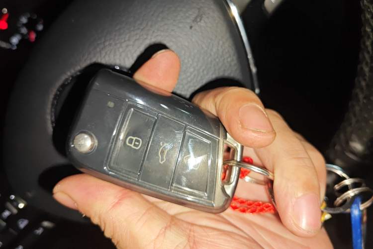 Used Volkswagen Tiguan L 2017 380TSI Automatic All-Wheel-Drive Luxury Edition Vehicle Key