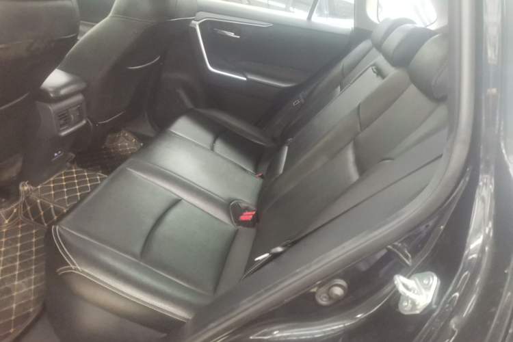 Used Toyota RAV4 2021 Revised Version Dual-Motor Hybrid 2.5L E-CVT Two-Wheel Drive Elite Edition