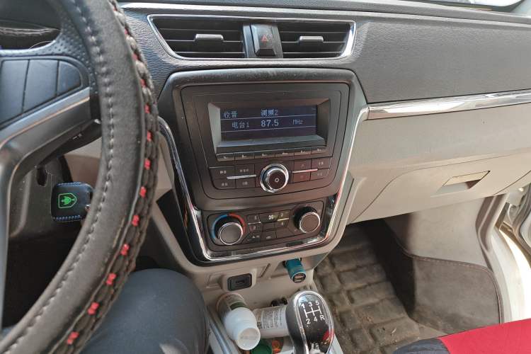 Used Jinbei New Hiace X30L 2018 1.5L Box Truck Wealth Edition DLCG14 Audio And AC Panel