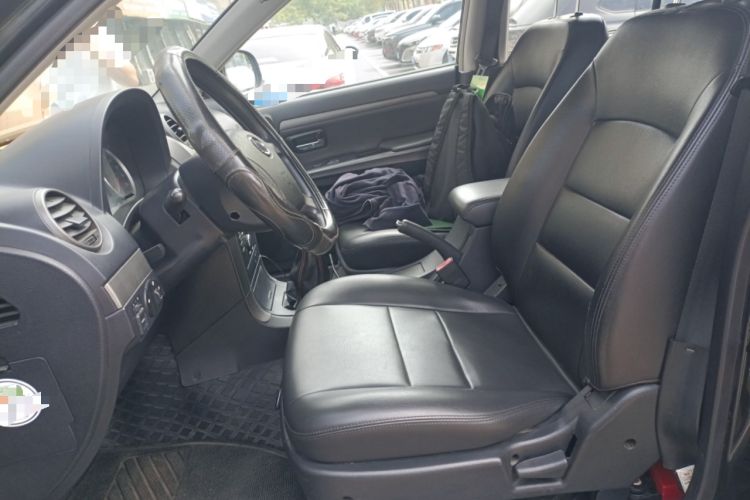 Used Haval H5 Classic 2011 Zhizun Edition 2.0L Two-Wheel Drive Luxury Model Left Front Seat