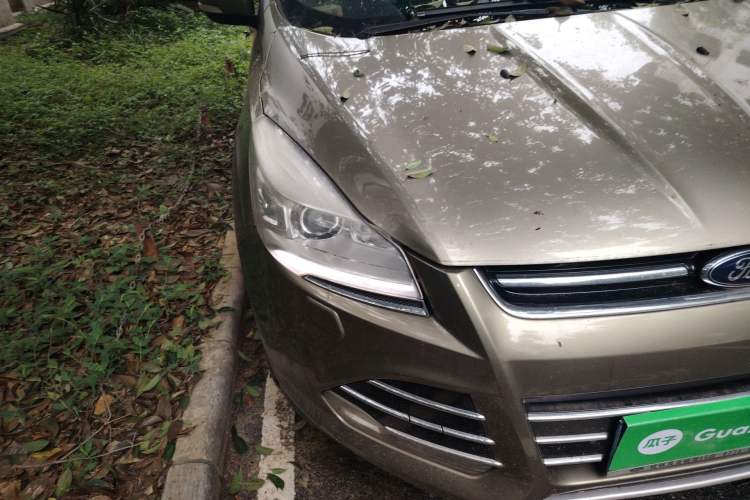 Used Ford Kuga 2013 2.0L GTDi Four-Wheel Drive Premium Model Right Front Headlight