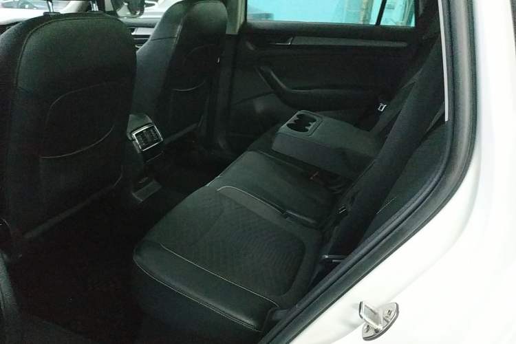 Used Skoda Kodiaq 2018 Facelifted TSI330 5-Seater Two-Wheel-Drive Comfort Edition