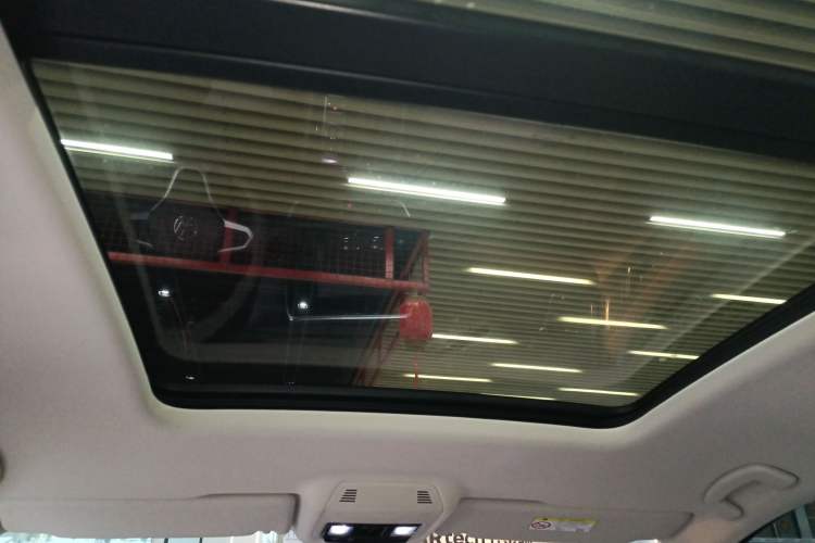 Used Volkswagen Viloran 2023 Revised 330TSI Business Edition Headliner