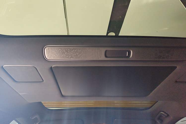 Used Nio ES8 2026 Model 6-seat Executive Luxury Edition Headliner