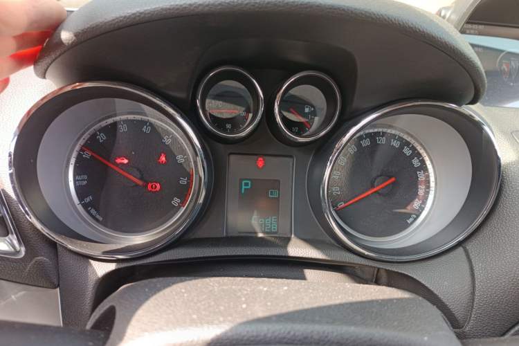 Used Buick Encore 2015 1.4T Automatic Two-Wheel Drive Urban Elite Version