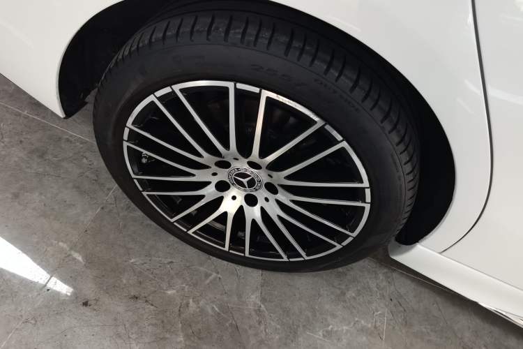 Used Mercedes-Benz C-Class 2023 C 260 L Sport Edition Right Rear Wheel Hub