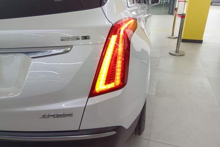 Used Cadillac XT5 2018 25T Luxury Model