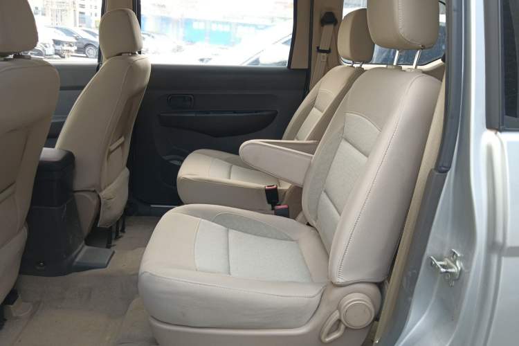 Used Wuling Hongguang 2015 1.5L S Basic Version China V Standard Left Rear Seat