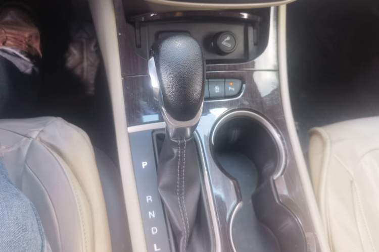 Used Buick Verano 2019 Sedan 15S Automatic Leading Model Gear Lever