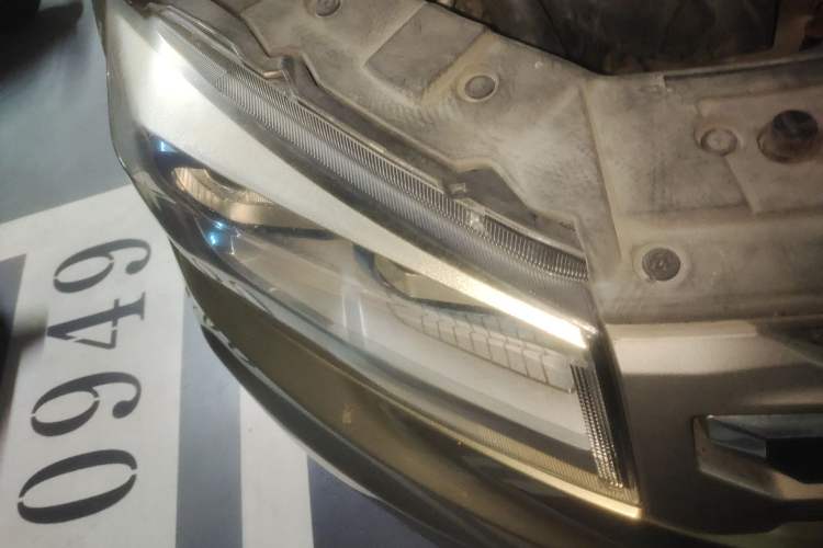 Used CHANGAN CS75 2016 1.8T Automatic Elite Model China V Standard Right Front Headlight