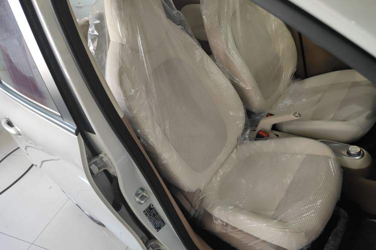 Used Wuling Hongguang MINIEV 2025 Four-Door Version Advanced Edition Right Front Seat