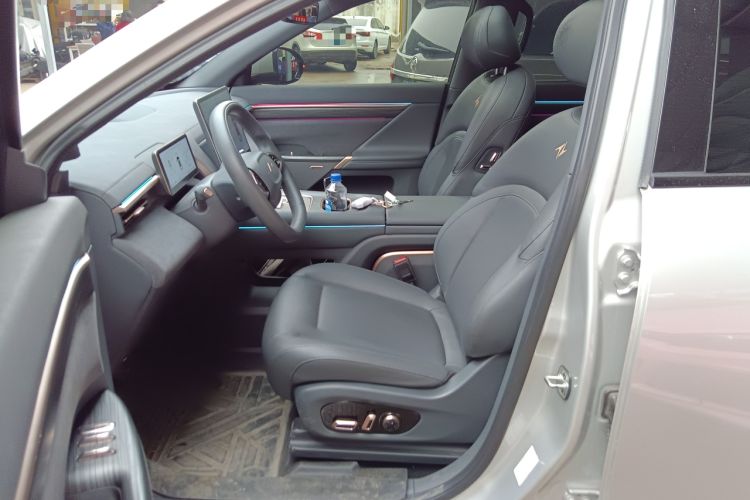 Used Dongfeng eπ eπ008 2024 210Max Range-Extended Version 6 Seats Left Front Seat