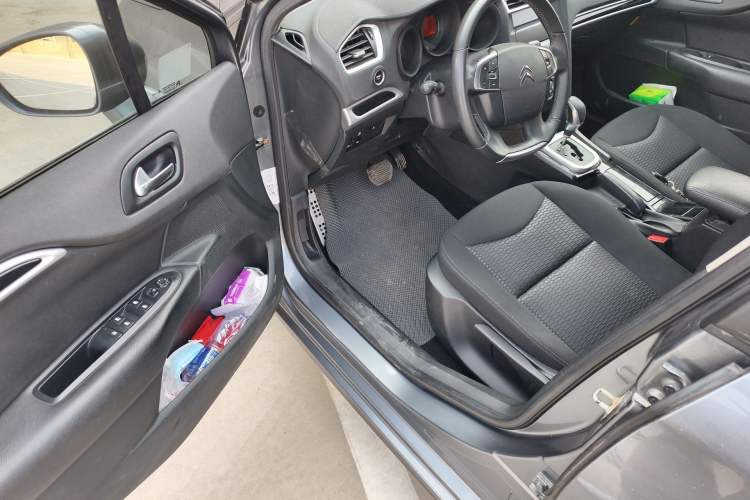 Used Citroen C4L 2013 1.6THP Automatic Enjoyment Edition Driver Seat