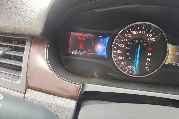 Used Ford Edge 2012 3.5L Zunrui Trim Odometer Close Up